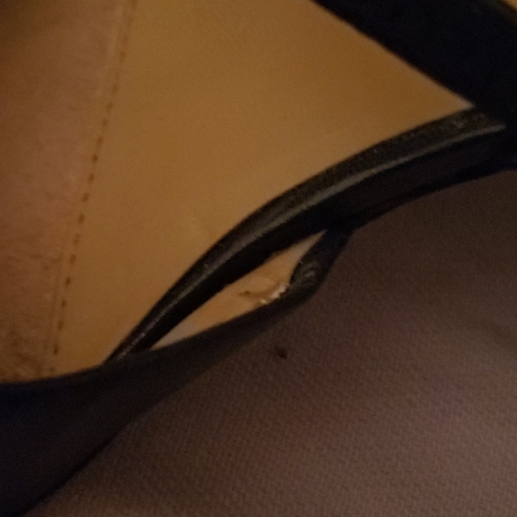 Two Liz Claiborne heels - Picture 10 of 16